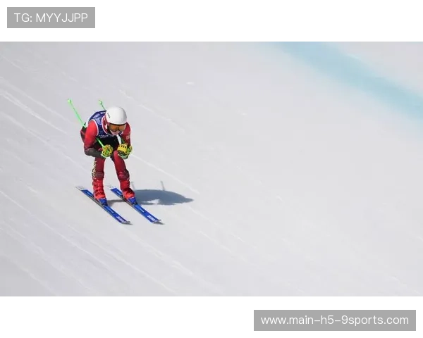 科尔蒂纳高山滑雪赛场突遇大雪封路，组委会启动紧急融雪预案确保赛期